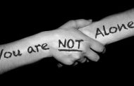 کمک بگیرید شما تنها نیستید! پیشگیری از خودکشی: کلیدها و علائم هشدار دهنده برای خودکشی